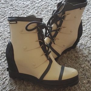 Sorel wedge lace up boots